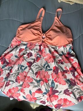 Beachsissi Peach Floral Tankini Top with Ruched Detail